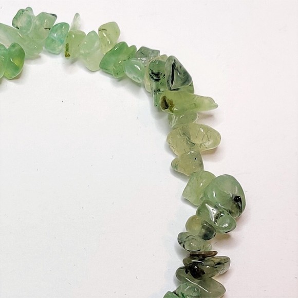 Prehnite w/ Rutile Stretch Bracelet 5-8mm chip natural stone w/ felt pouch-CB02 - Picture 9 of 10